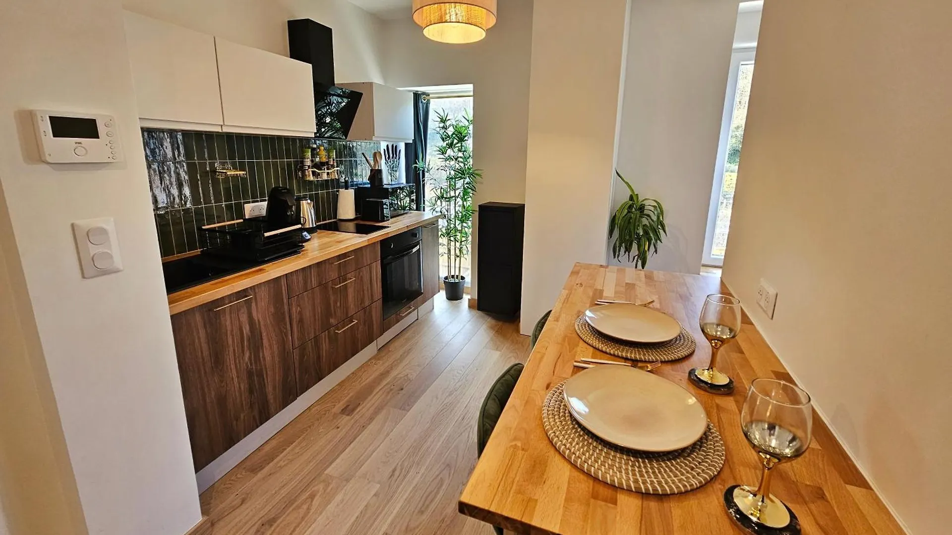 Appartement Moderne Et Chaleureux A 2 Minutes De La Gare De لانيون شقة