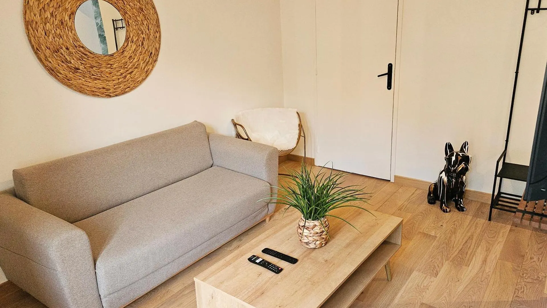 Appartement Moderne Et Chaleureux A 2 Minutes De La Gare De لانيون فرنسا