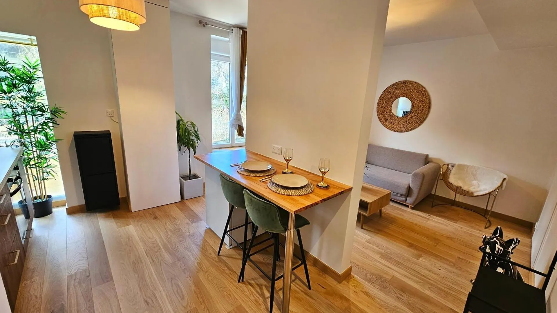 Appartement Moderne Et Chaleureux A 2 Minutes De La Gare De لانيون فرنسا