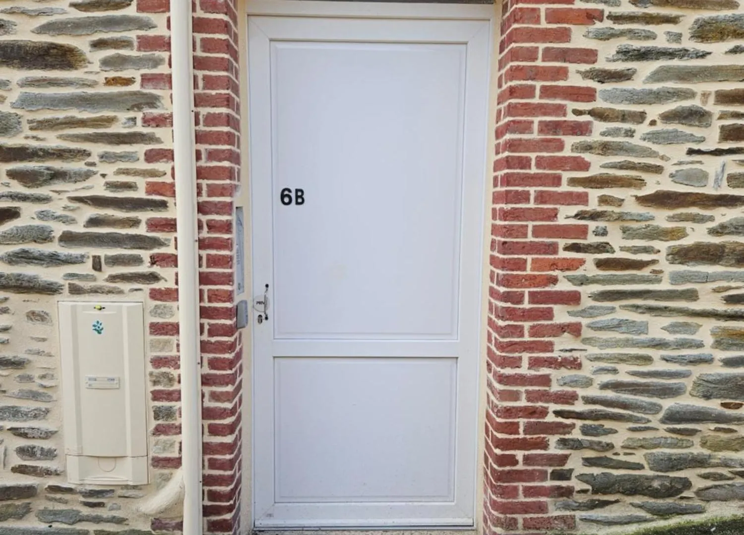 Appartement Moderne Et Chaleureux A 2 Minutes De La Gare De لانيون